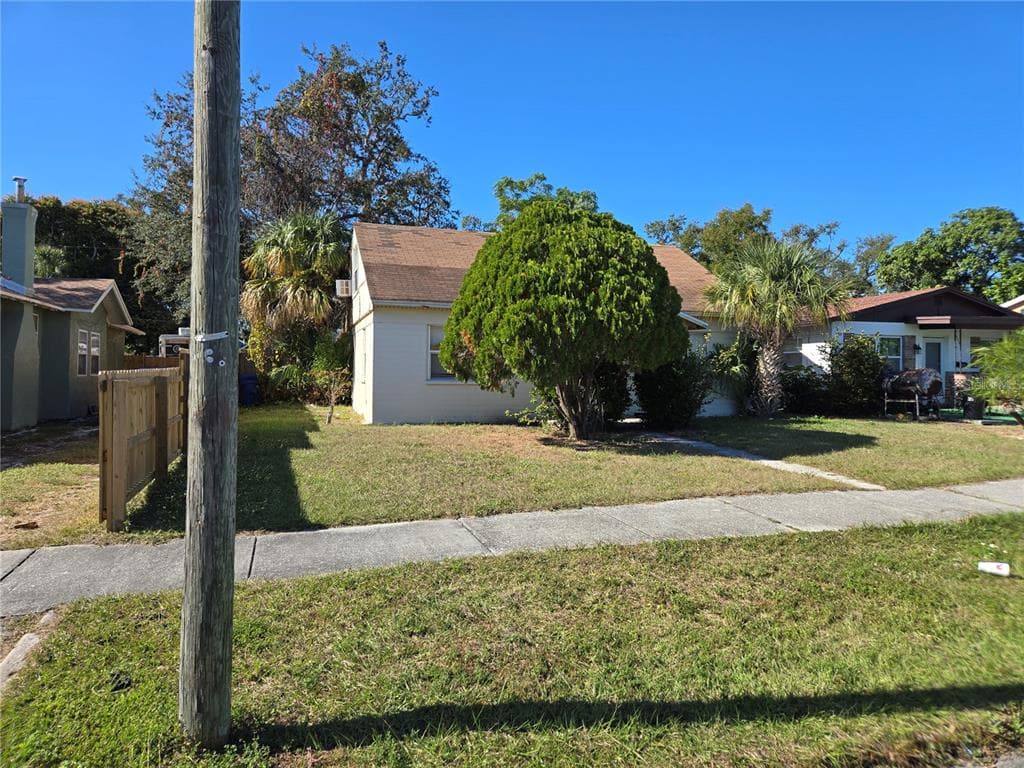 2421 11TH STREET S ST PETERSBURG, FL 33705