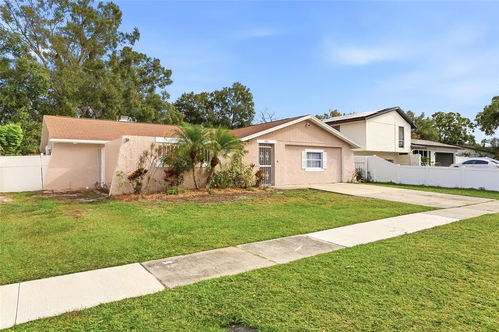 7313 BROOKVIEW CIRCLE TAMPA, FL 33634