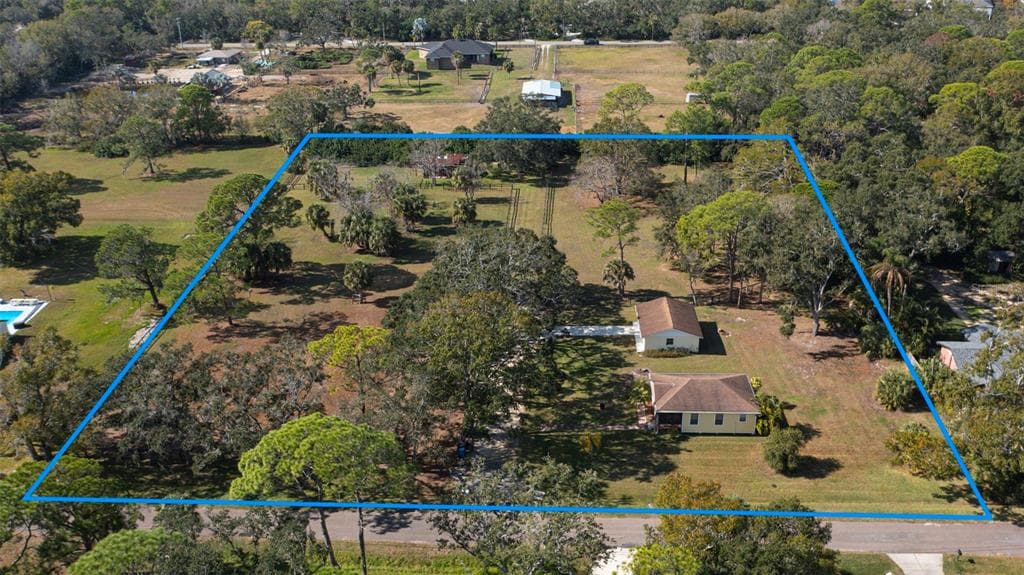 8132 HONEYBEE LANE TAMPA, FL 33635