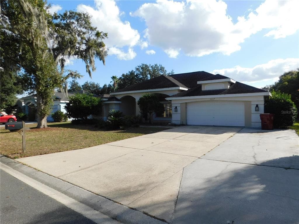 3227 ALCOTT AVENUE PLANT CITY, FL 33566