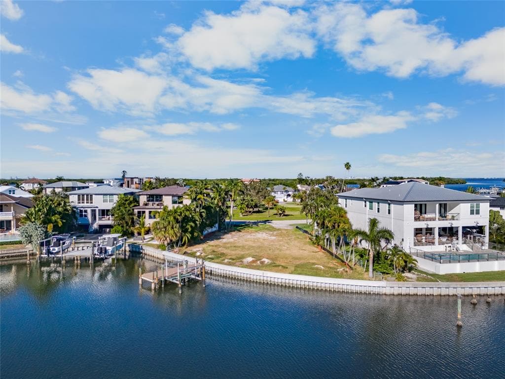 1918 ARROWHEAD DRIVE NE ST PETERSBURG, FL 33703