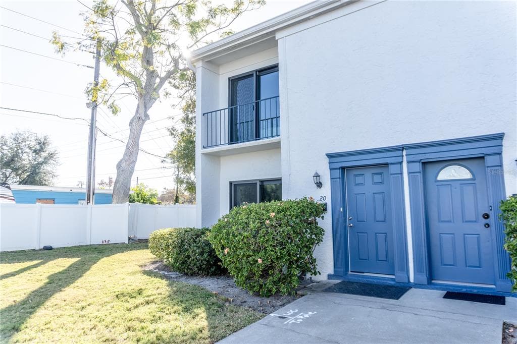 8800 BARDMOOR BOULEVARD UNIT 20 SEMINOLE, FL 33777