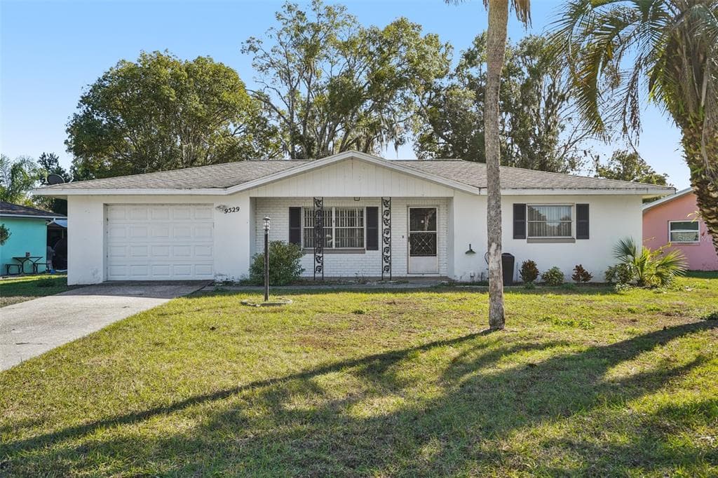 9529 E VILLAGE GREEN CIRCLE INVERNESS, FL 34450
