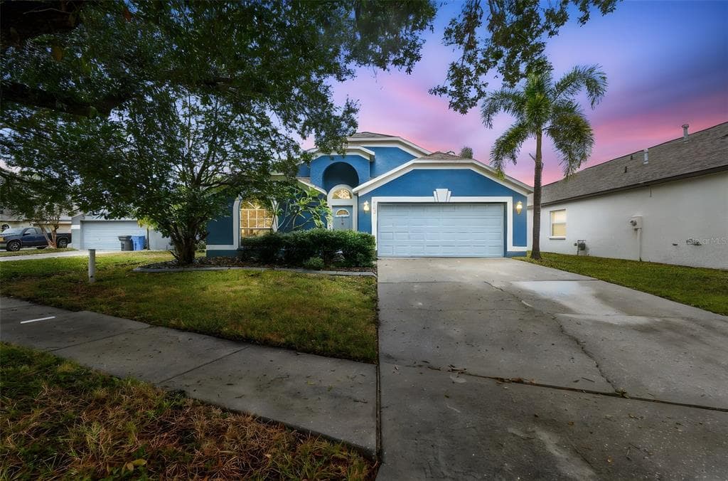7608 HAMPSHIRE GARDEN PLACE APOLLO BEACH, FL 33572
