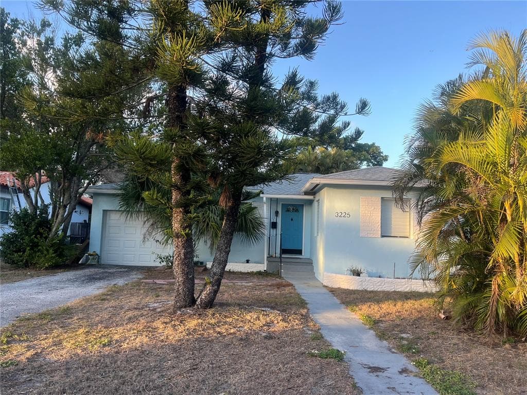 3225 32ND AVENUE N ST PETERSBURG, FL 33713