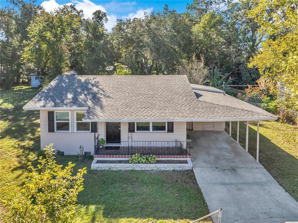 120 PETTEWAY DRIVE LAKELAND, FL 33805