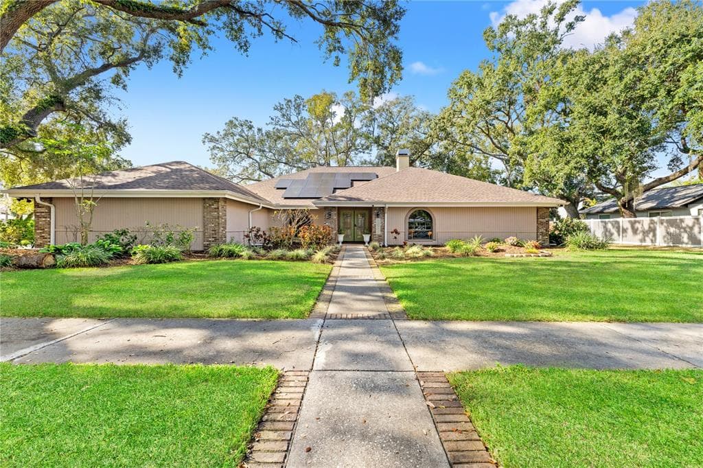 10902 BENT TREE PLACE TAMPA, FL 33618