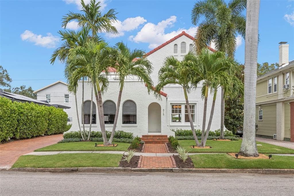 615 16TH AVENUE NE ST PETERSBURG, FL 33704