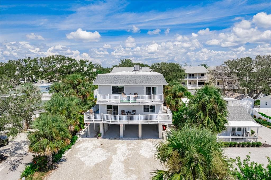 115 CANAL AVENUE UNIT 3 INDIAN ROCKS BEACH, FL 33785
