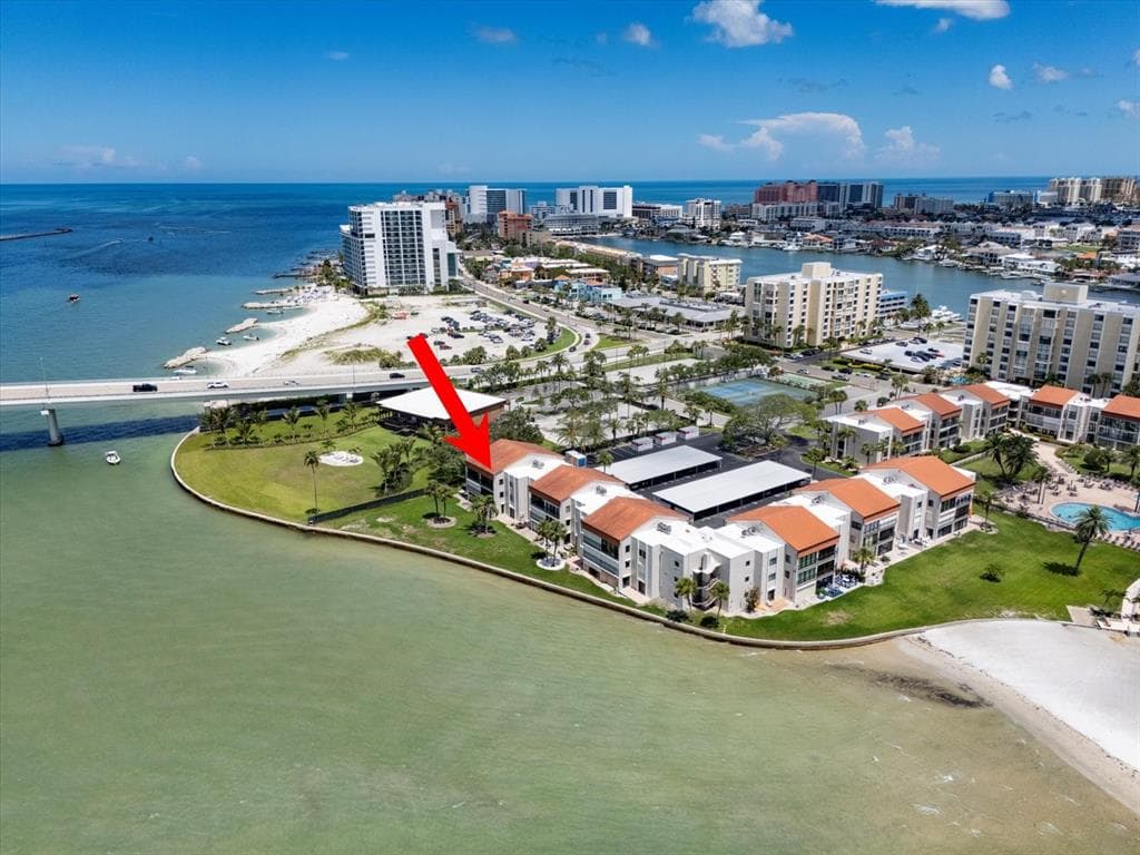 825 S GULFVIEW BOULEVARD UNIT 202 CLEARWATER BEACH, FL 33767