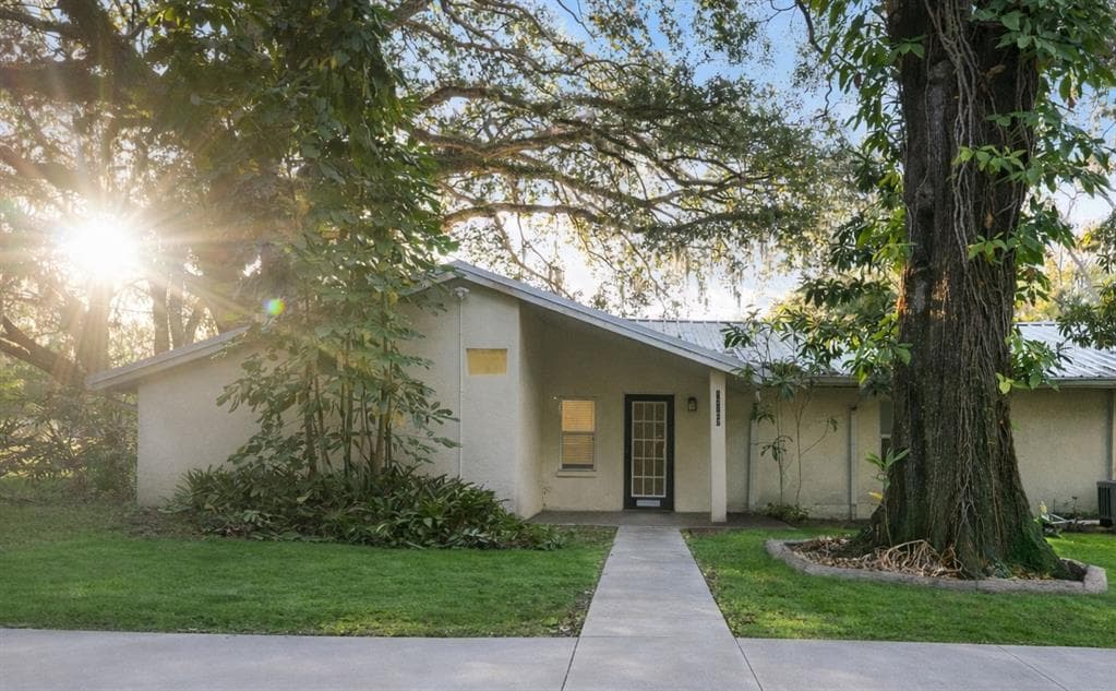 12102 N 60TH STREET UNIT A TAMPA, FL 33617