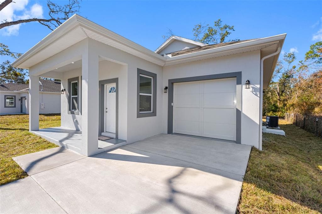 10271 LAKE DRIVE NEW PORT RICHEY, FL 34654