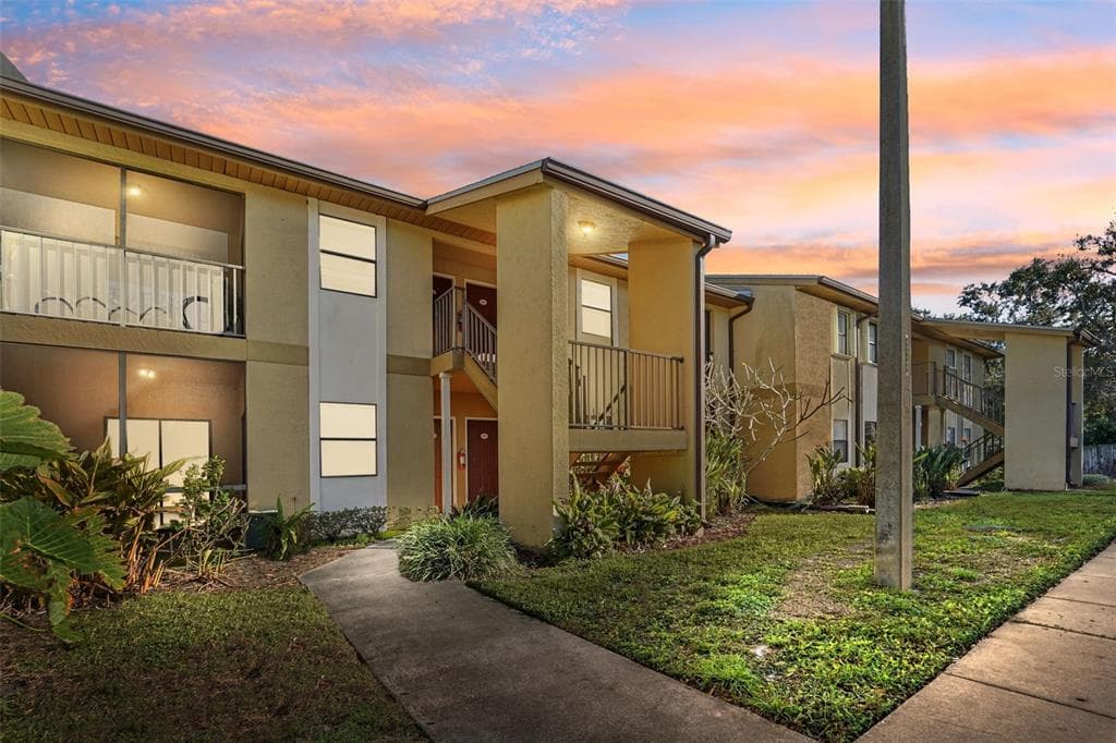 10103 SAILWINDS BOULEVARD N UNIT 103 LARGO, FL 33773