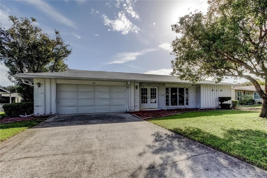 835 ANCHORAGE LANE PALM HARBOR, FL 34685