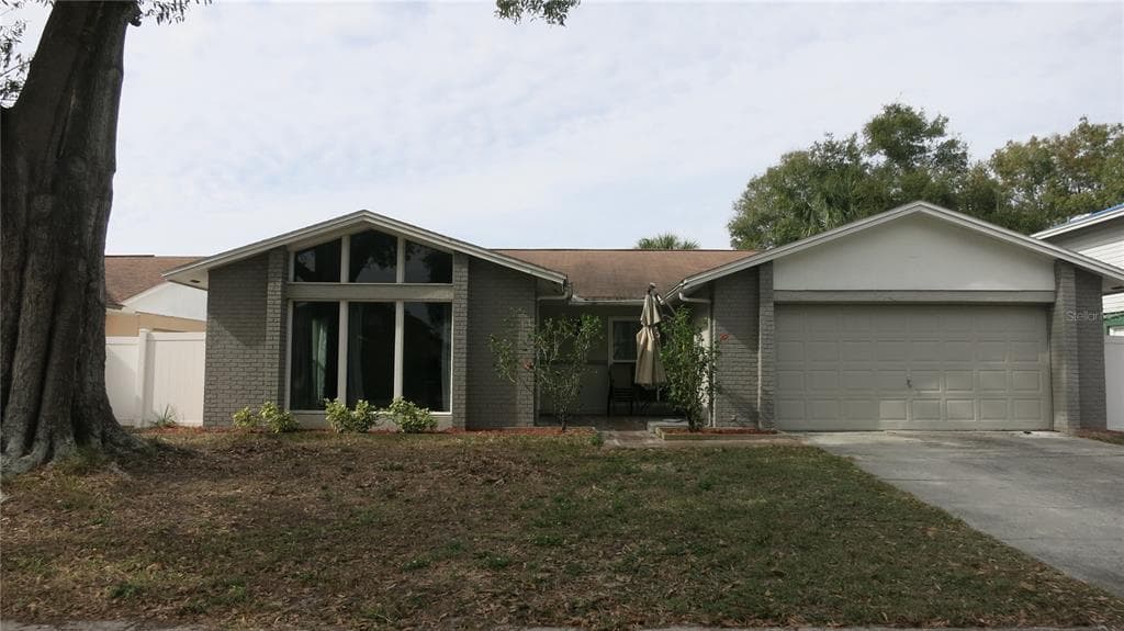7432 OAKVISTA CIRCLE