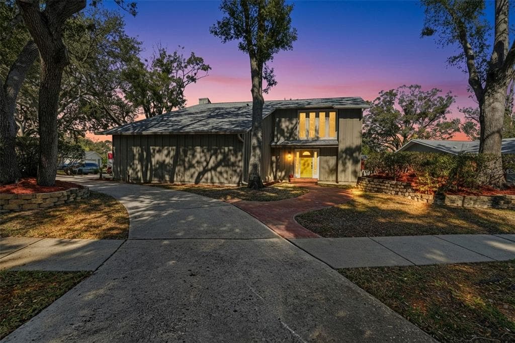 2659 DIAMOND HEAD DRIVE N CLEARWATER, FL 33761