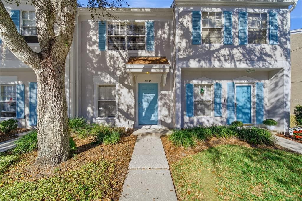 8530 HUNTERS KEY CIRCLE TAMPA, FL 33647
