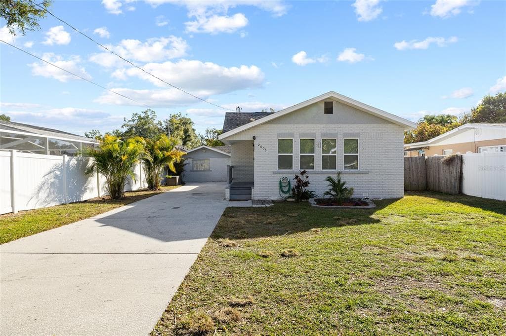 2606 W HENRY AVENUE TAMPA, FL 33614
