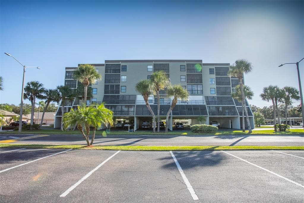 9860 62ND TERRACE N UNIT 1014 ST PETERSBURG, FL 33708