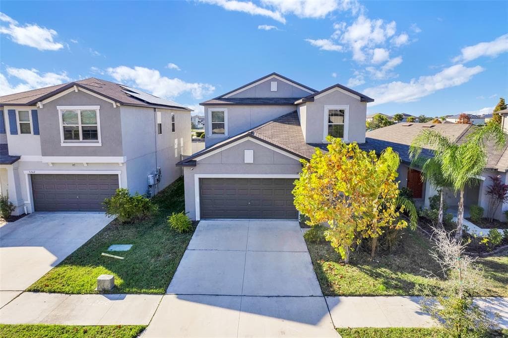 5204 WHITE CHICORY DRIVE APOLLO BEACH, FL 33572