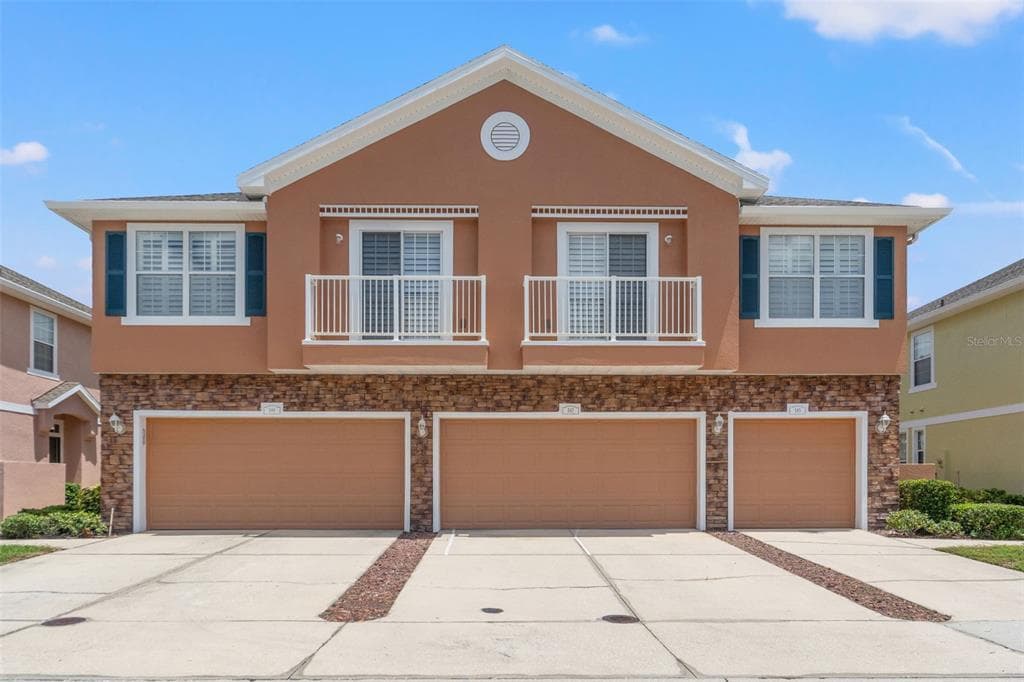 589 52ND AVENUE N ST PETERSBURG, FL 33703