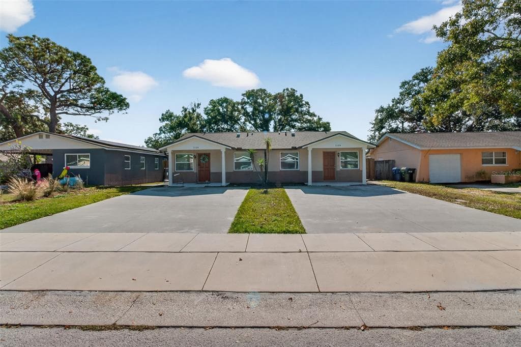 3118 PINE TREE AVENUE LARGO, FL 33771