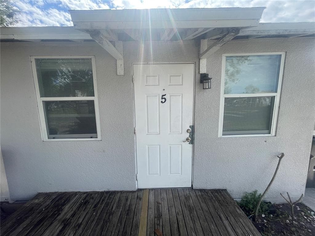 5475 42ND STREET N UNIT 5 ST PETERSBURG, FL 33714