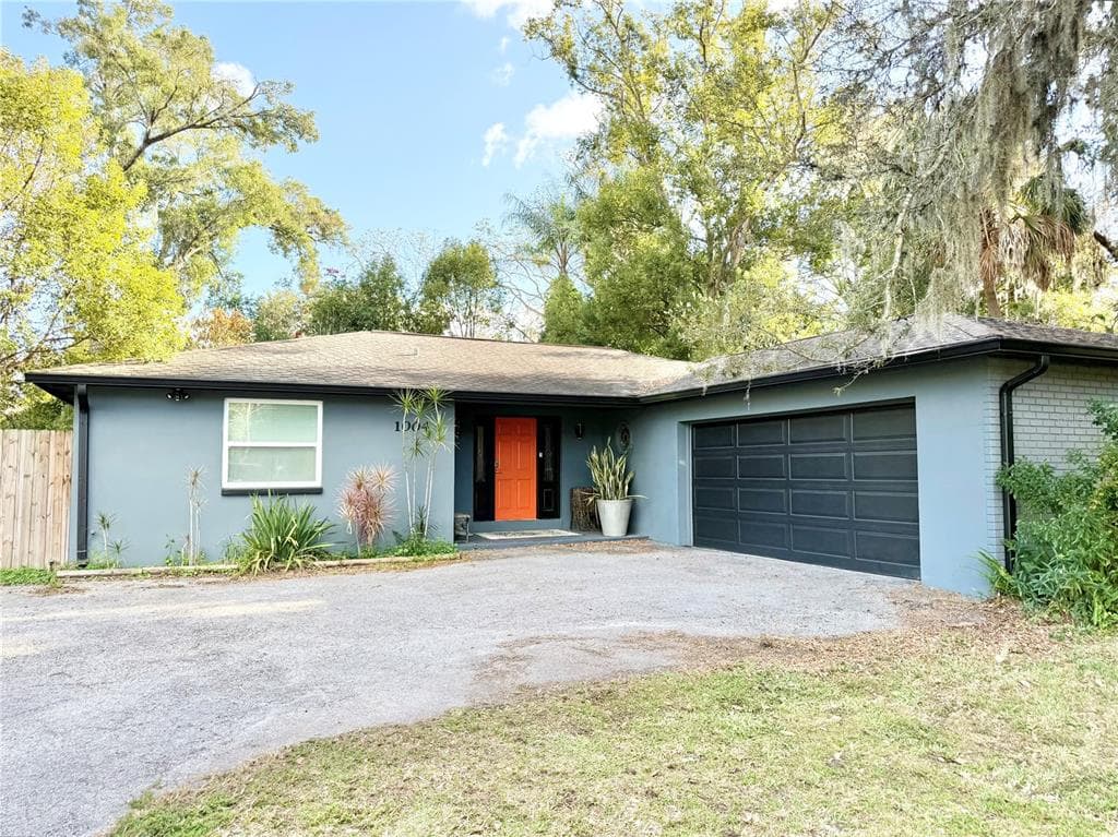 1004 LAKE CHARLES CIRCLE LUTZ, FL 33548