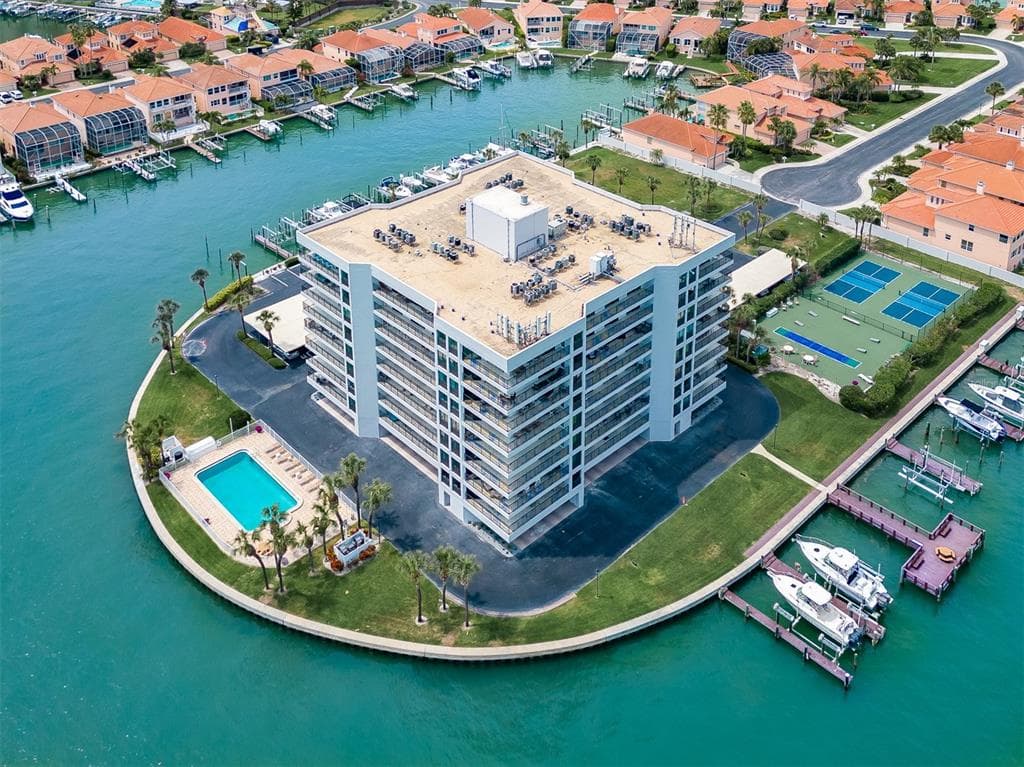 240 SAND KEY ESTATES DRIVE UNIT 216 CLEARWATER BEACH, FL 33767