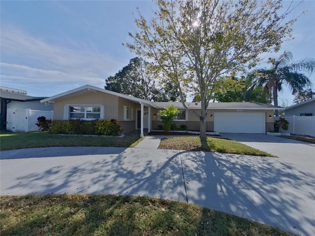 1641 PATLIN CIRCLE N LARGO, FL 33770