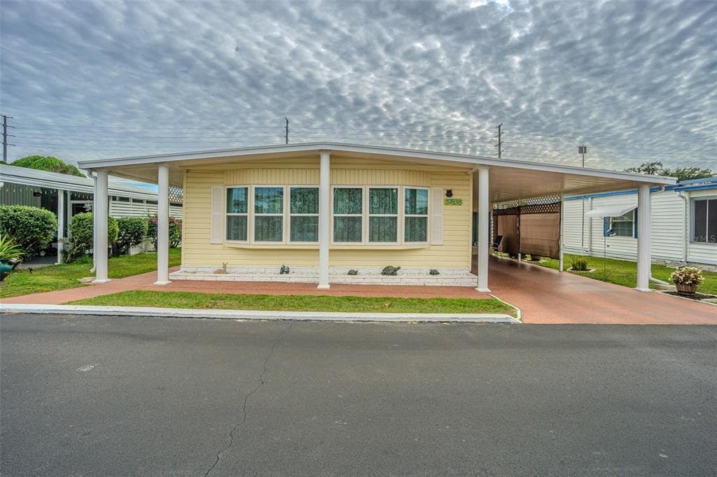 37838 BARCELONA AVENUE ZEPHYRHILLS, FL 33541