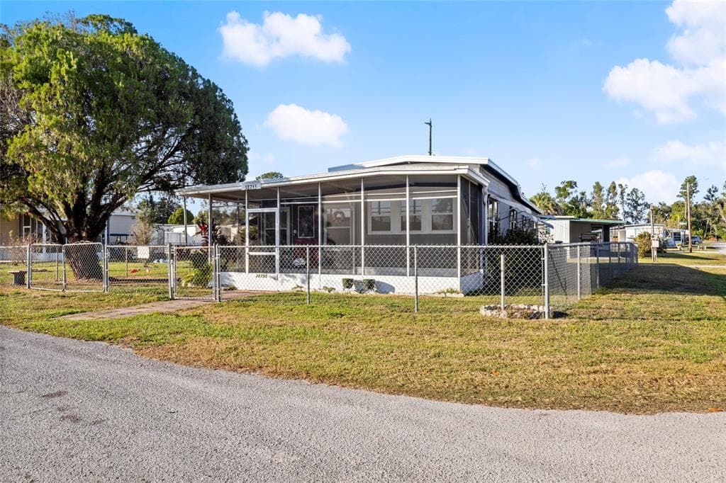 38755 NEW JERSEY AVENUE ZEPHYRHILLS, FL 33542