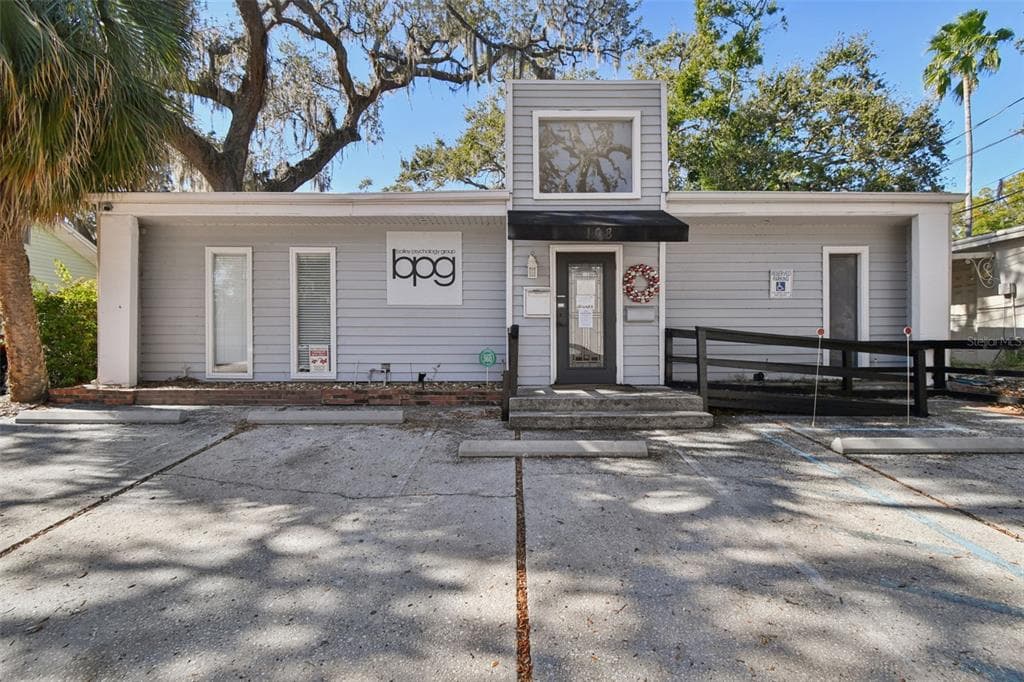 108 4TH AVENUE S SAFETY HARBOR, FL 34695