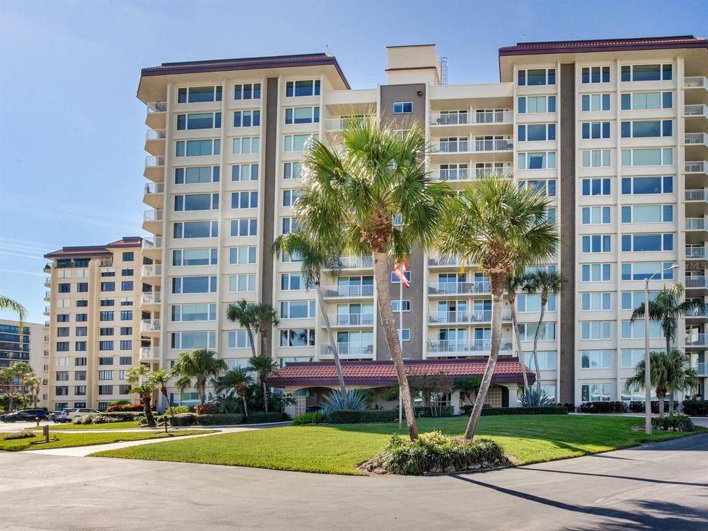 736 ISLAND WAY UNIT 1104 CLEARWATER BEACH, FL 33767