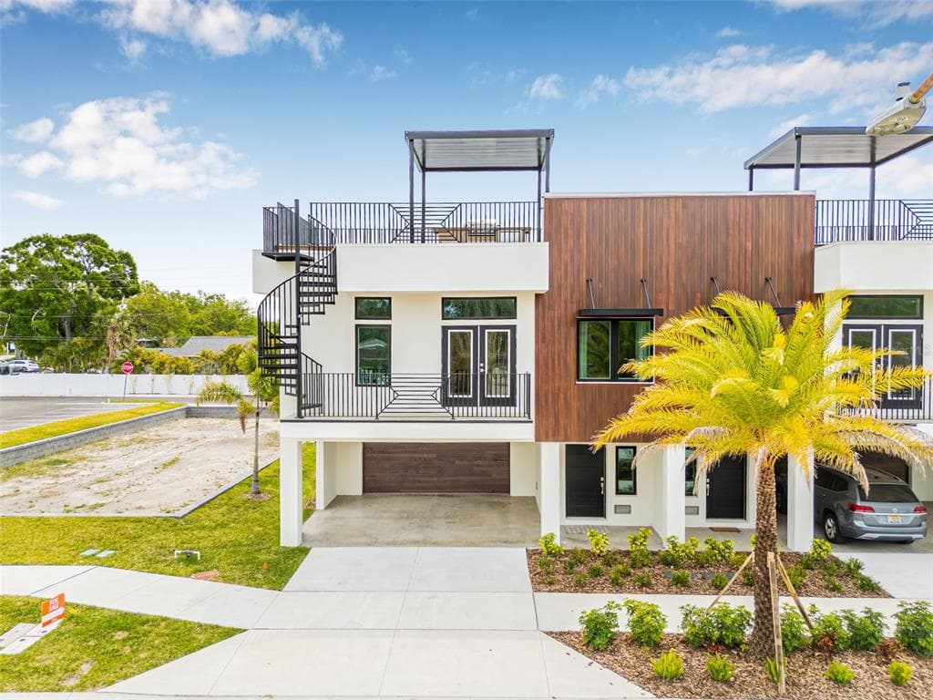 8621 5TH STREET N ST PETERSBURG, FL 33702