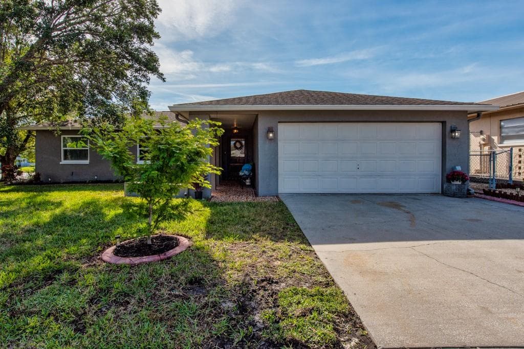 8812 HONEYCOMB DRIVE PORT RICHEY, FL 34668