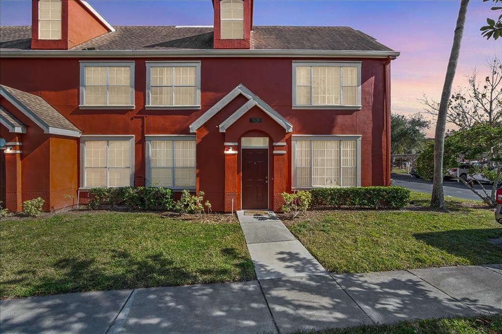 9628 LAKE CHASE ISLAND WAY TAMPA, FL 33626
