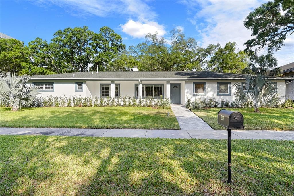 202 S SHORE CREST DRIVE TAMPA, FL 33609
