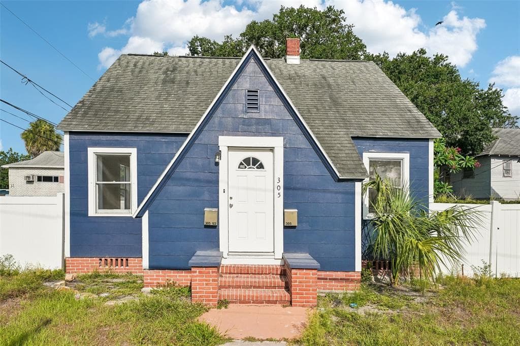 305 28TH STREET S ST PETERSBURG, FL 33712