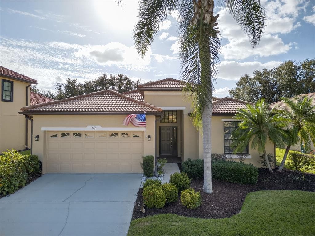128 SILVER FALLS DRIVE APOLLO BEACH, FL 33572