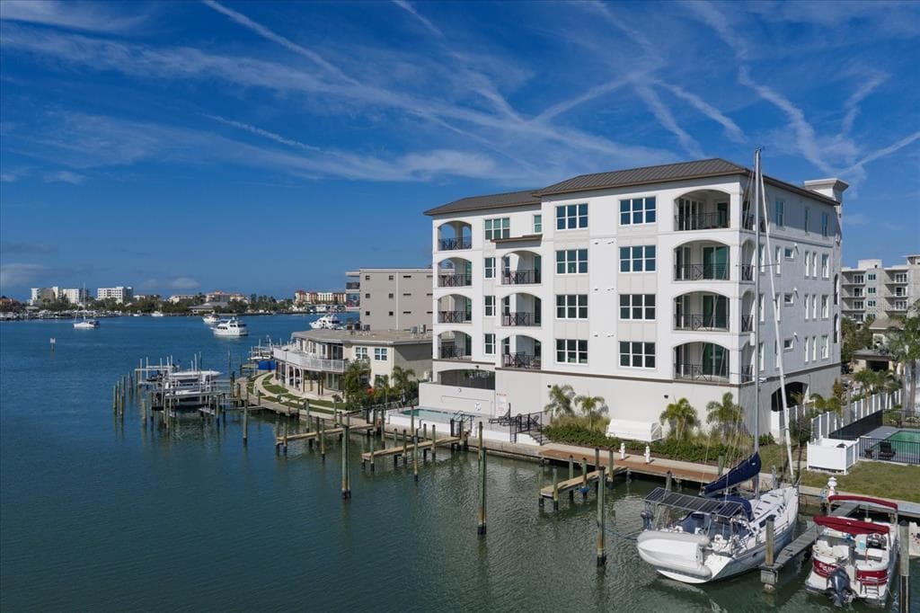 211 DOLPHIN POINT UNIT 403 CLEARWATER BEACH, FL 33767