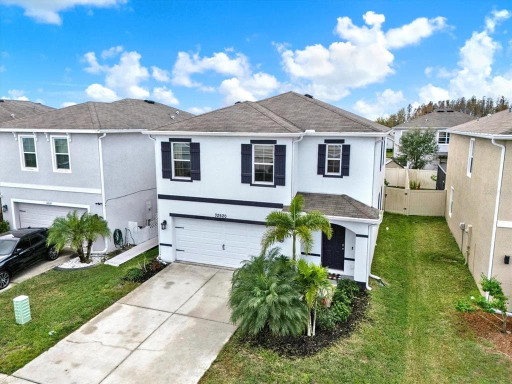 32620 ABBY LAX LANE WESLEY CHAPEL, FL 33543
