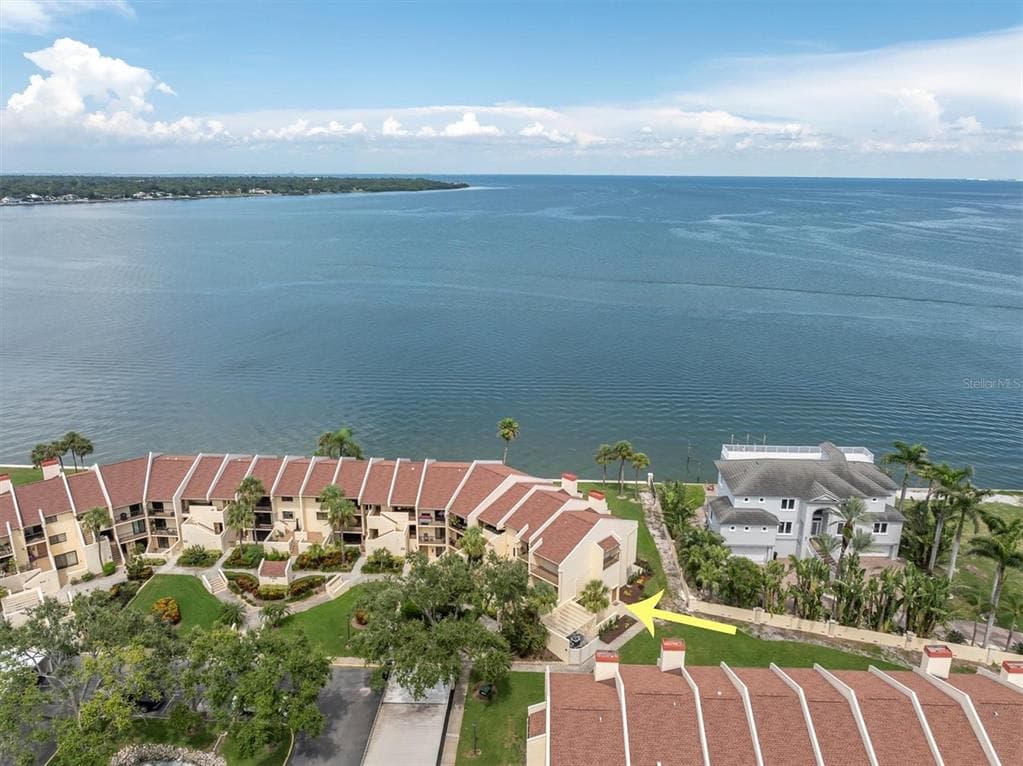 7540 SUNSHINE SKYWAY LANE S UNIT P10 ST PETERSBURG, FL 33711