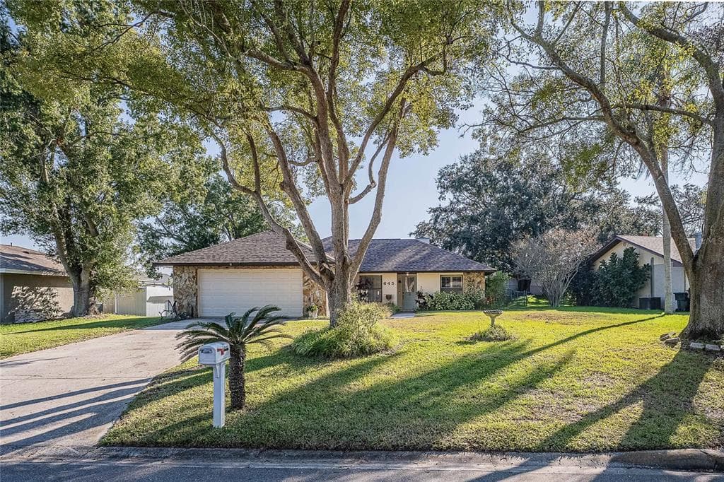 645 E THELMA STREET LAKE ALFRED, FL 33850