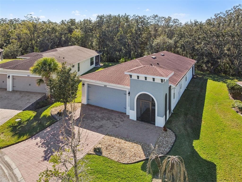 1689 TRABUCO CANYON COURT KISSIMMEE, FL 34759