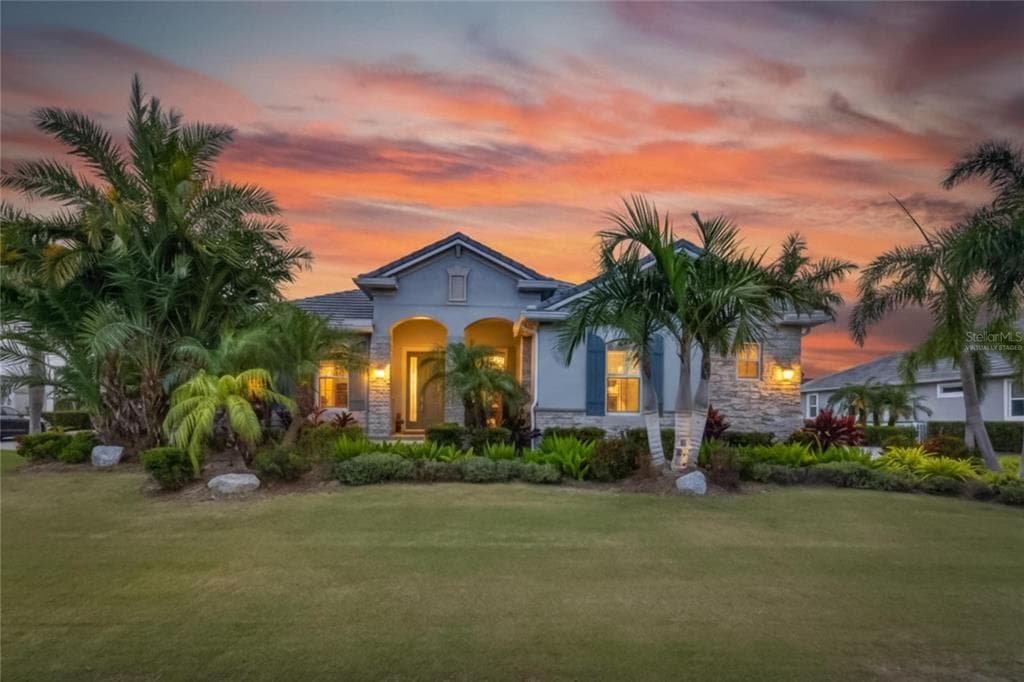 851 MANNS HARBOR DRIVE APOLLO BEACH, FL 33572