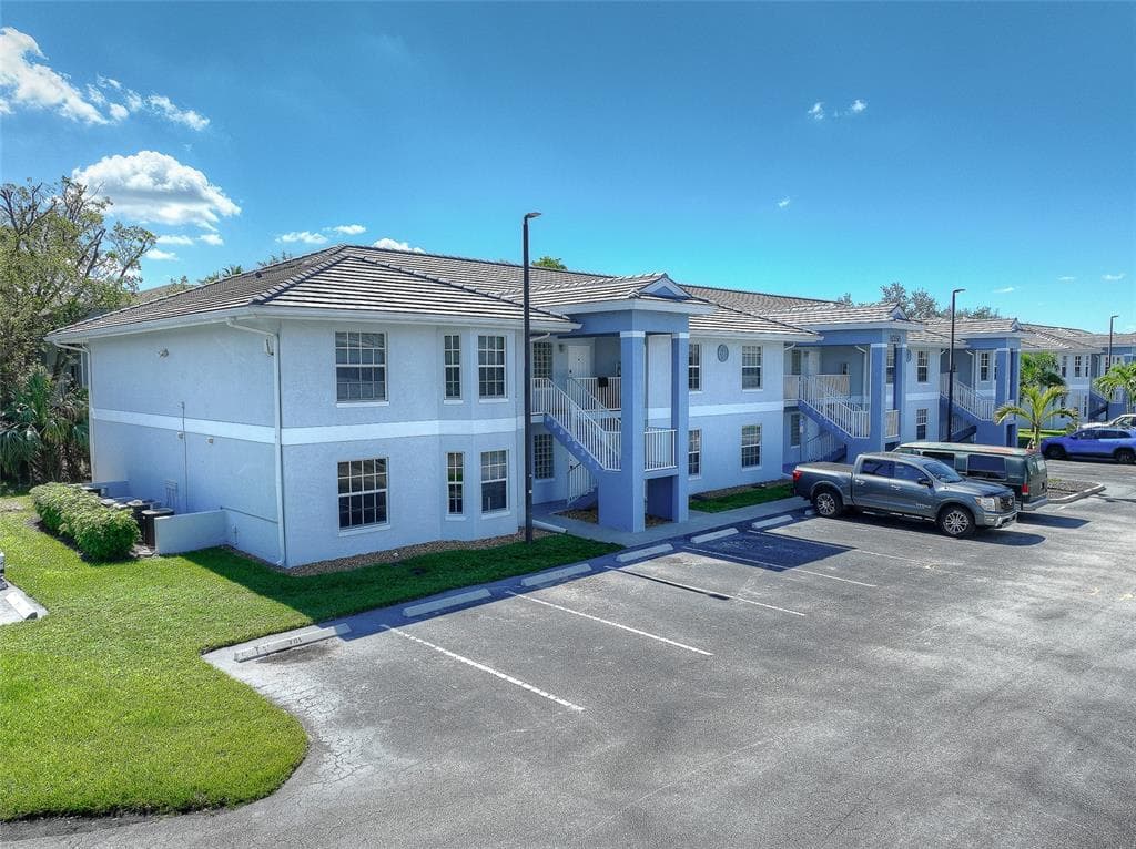 8380 BERNWOOD COVE LOOP UNIT 608 FORT MYERS, FL 33966
