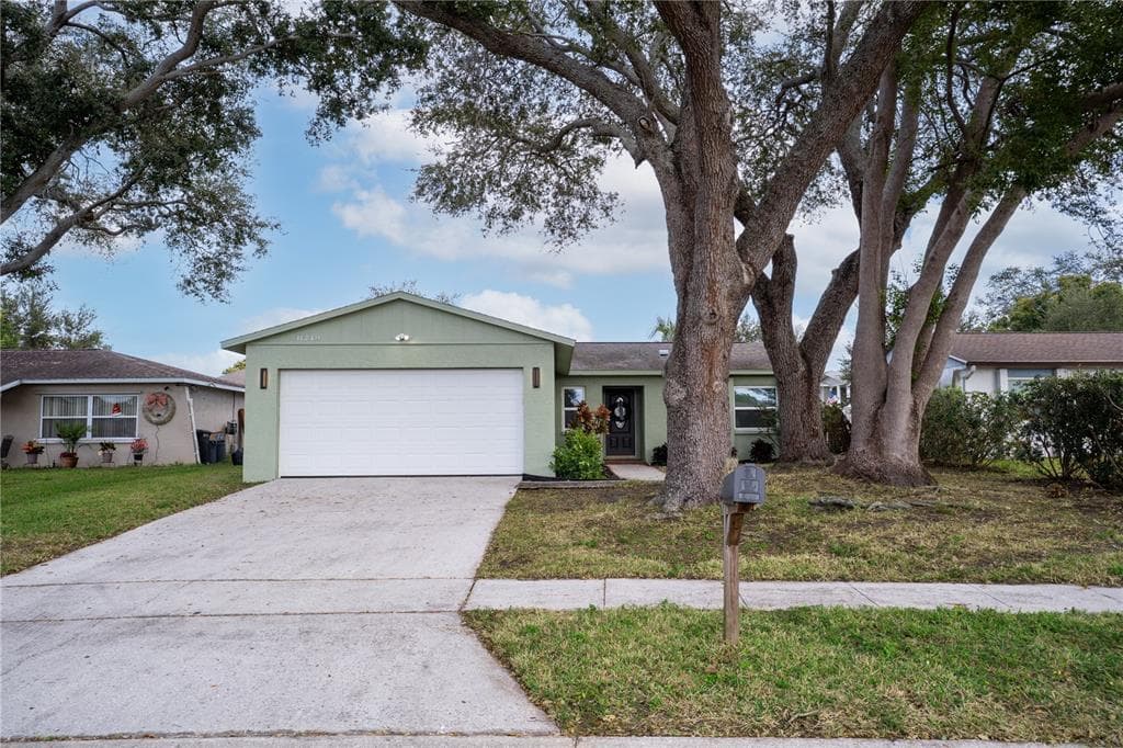 11249 LONGHILL DRIVE N PINELLAS PARK, FL 33782