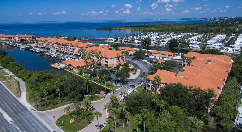 5000 CULBREATH KEY WAY UNIT 8206 TAMPA, FL 33611