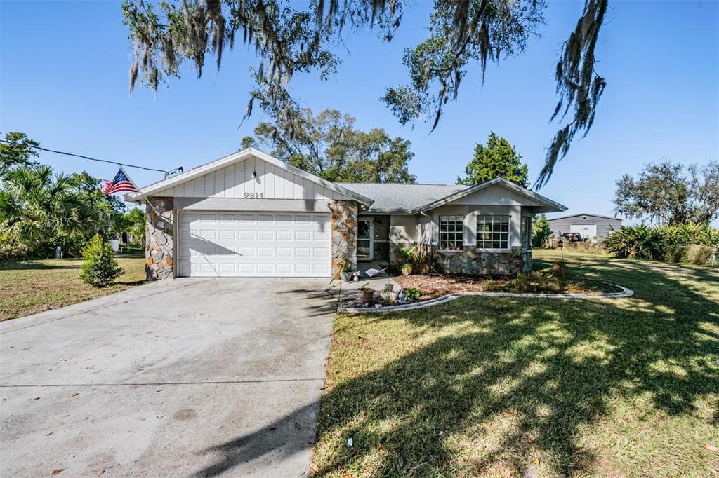 9814 REYLINDA AVENUE THONOTOSASSA, FL 33592
